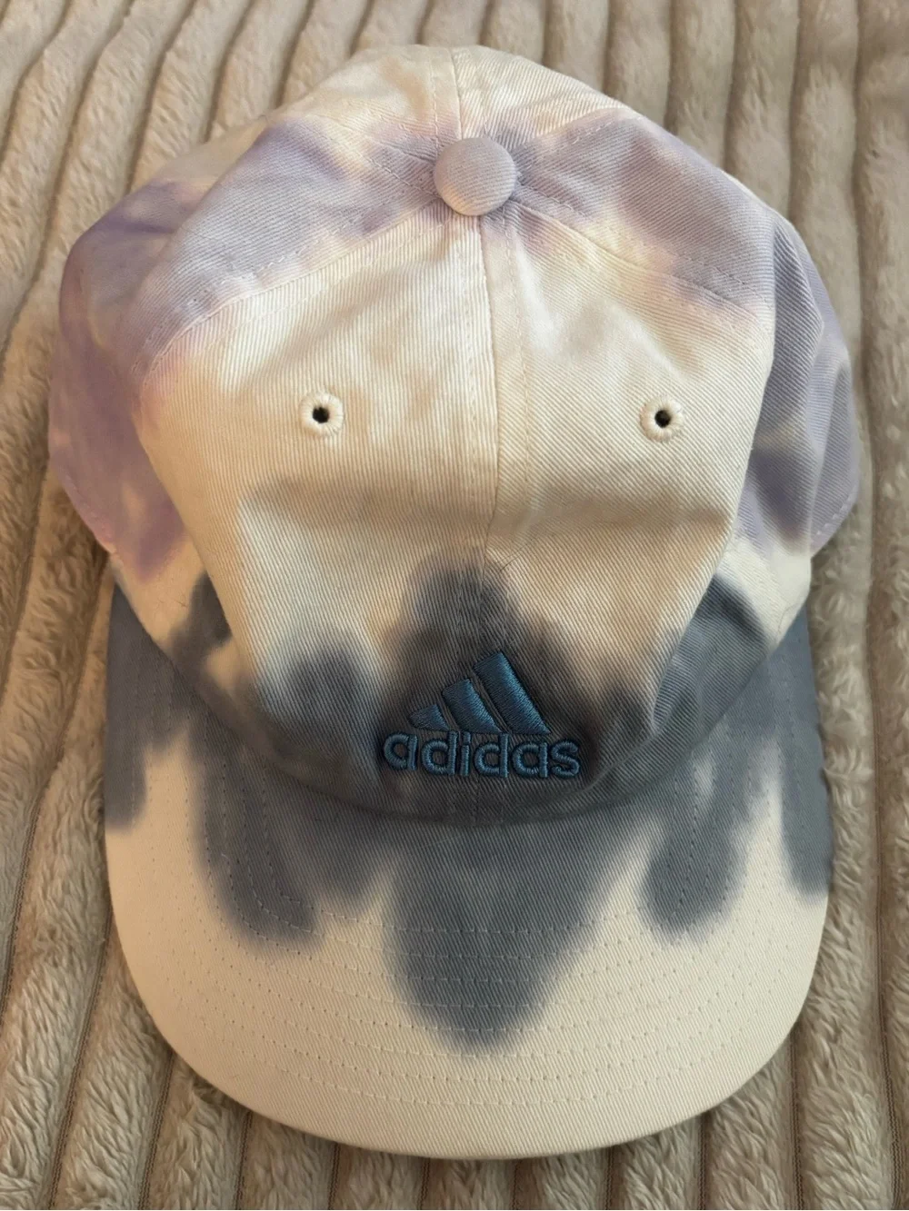 adidas Women’s / Kid’s -Dye Baseball Cap in Pastel Purple & Gray. Good Condition